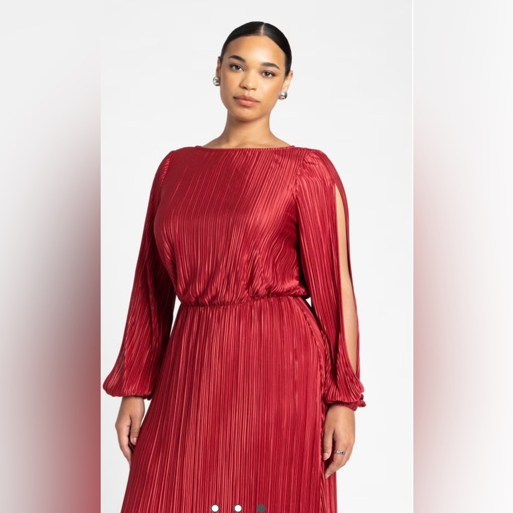 Elegant Red Pleated Dress